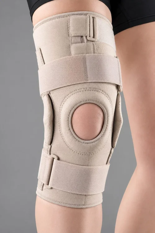 Free Motion Polycentric Hinged Knee Brace